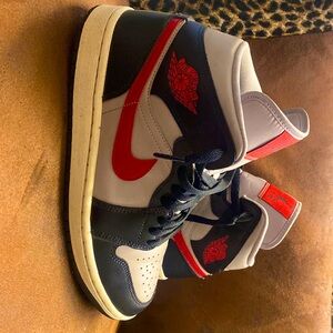 Selling Jordan’s only worn 1 time
